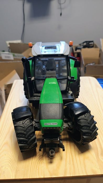 Bruder traktor deutz fahr