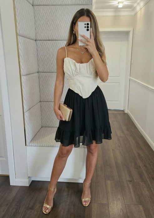 Sukienka mini bezowo czarna gorsetowa Asos Xxl 44
Su  Xxl 44