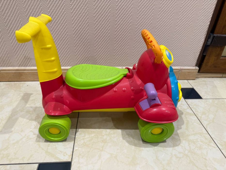 Толкар машинка Chicco