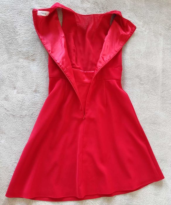 sukienka r.36 czerwona koktajlowa rozkloszowana