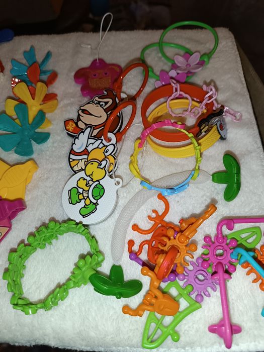 Kinder Surprise - кольца, браслеты, аксессуары для кукол