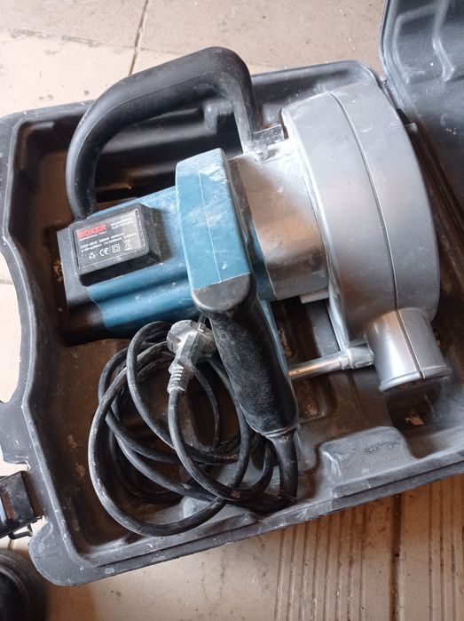 Bruzdownica boxer używa popsuta na części