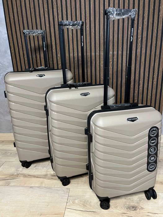 Валіза дорожня з поліпропілену подвійні колеса НЕ ТРІСКАЄ Чемодан PHX