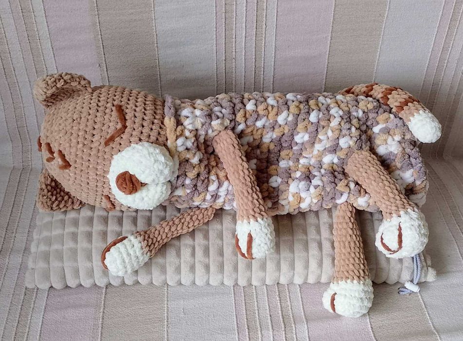 В'язані гачком іграшки. Комфортери - сплюшки. Піжамниця - котик.