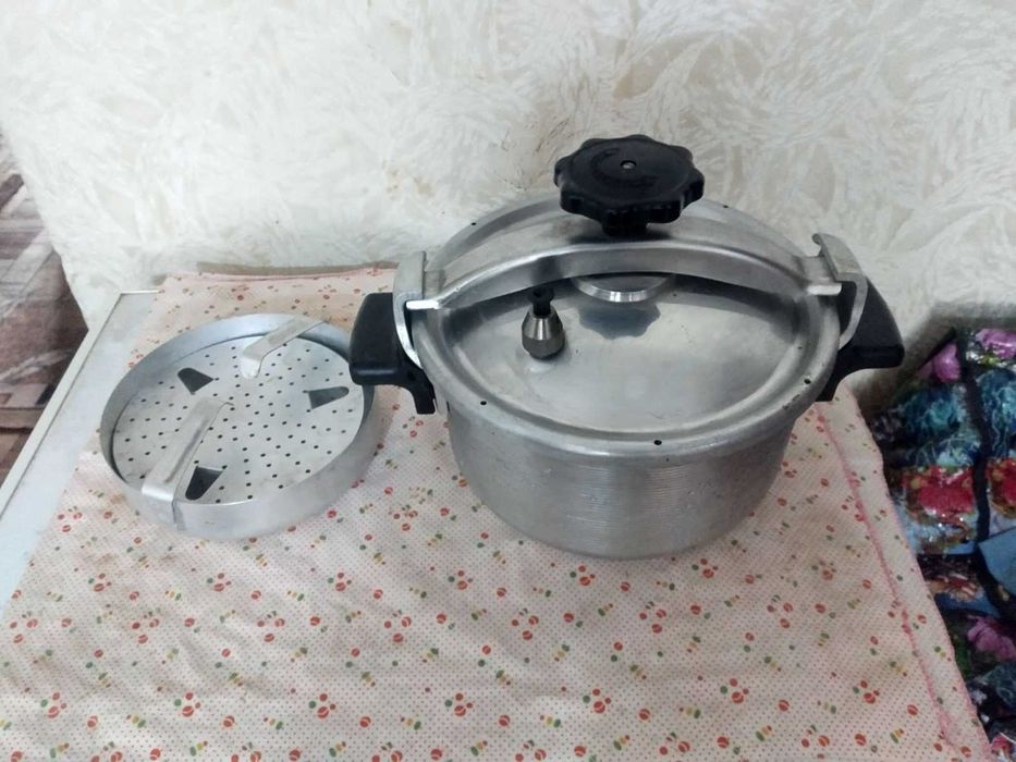 кастрюля - скороварка 4,5 літра