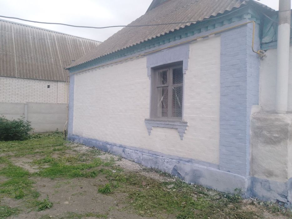 Продам частину будинку в місті Узин.