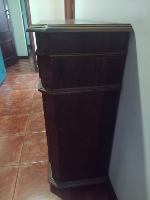 Sapateira  com três portas e gavetas