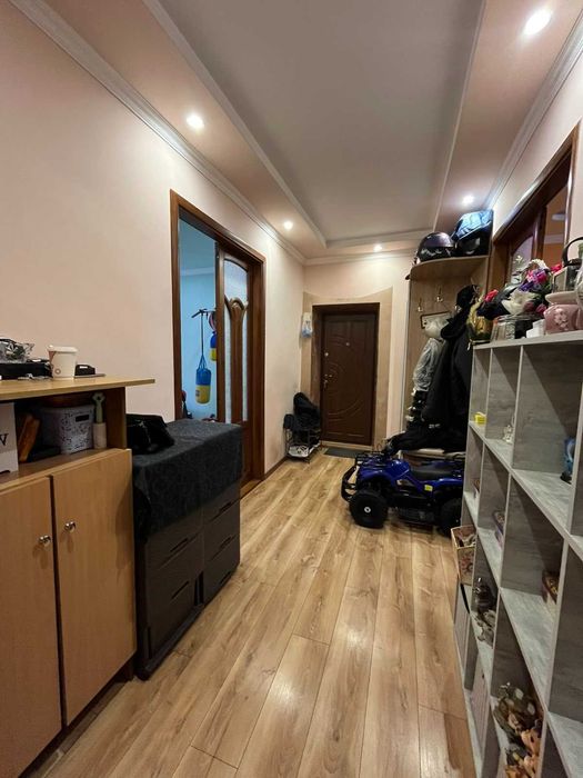 Трикімнатна квартира в районі парку Шевченка