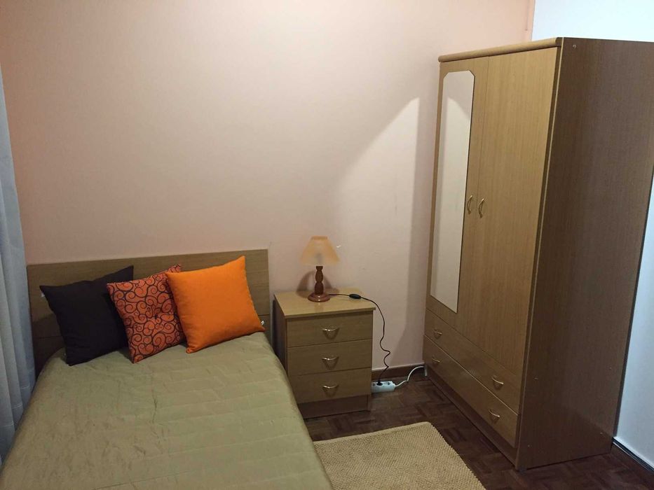 quarto rapariga Av. Mq de Pombal LEIRIA DESP INCLUIDAS