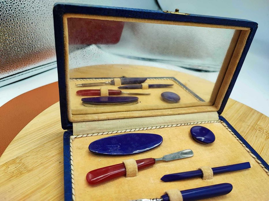 Art deco,zestaw do manicure w pudełku