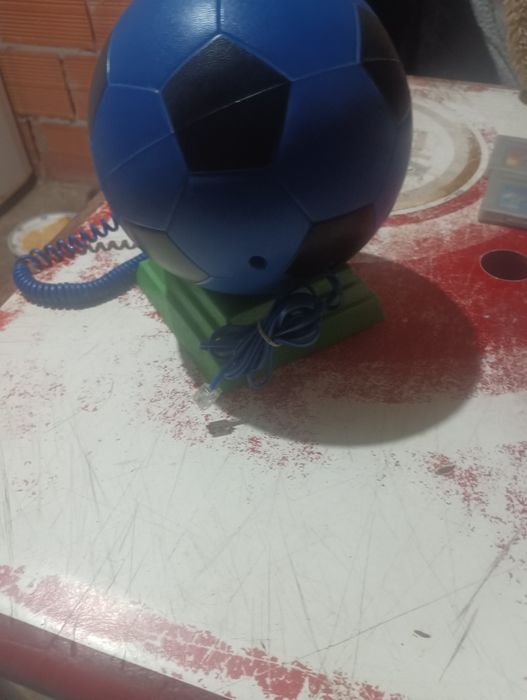 Telefone em bola de futebol raro