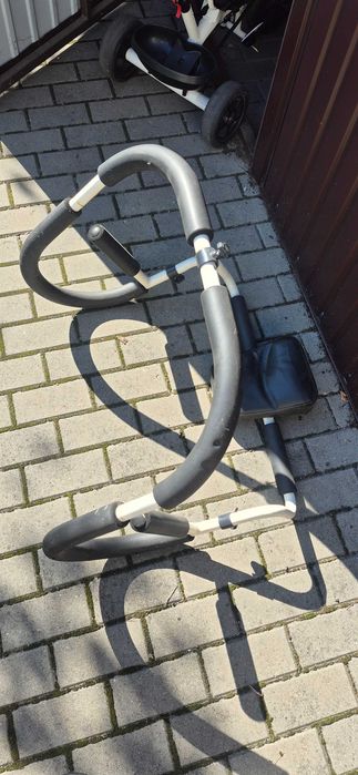 Przyrząd do ćwiczeń na podłodze z telezakupów.
