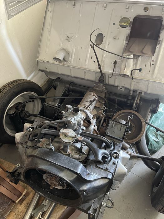 Citroen 2cv em fase de restauro