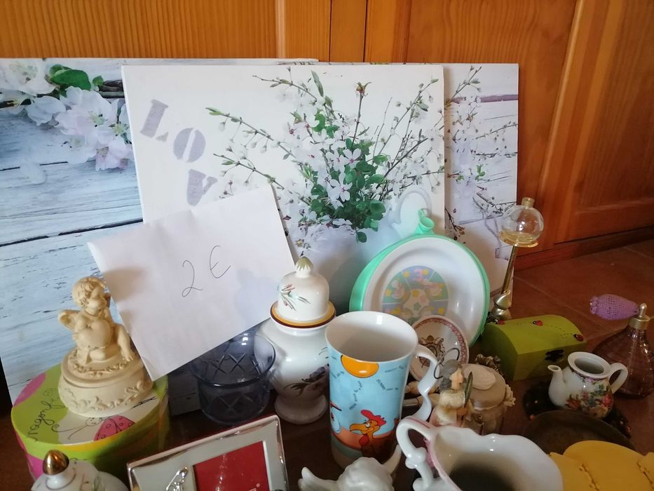 Diversos artigos de decoração e outros CADA 1€ e 2€