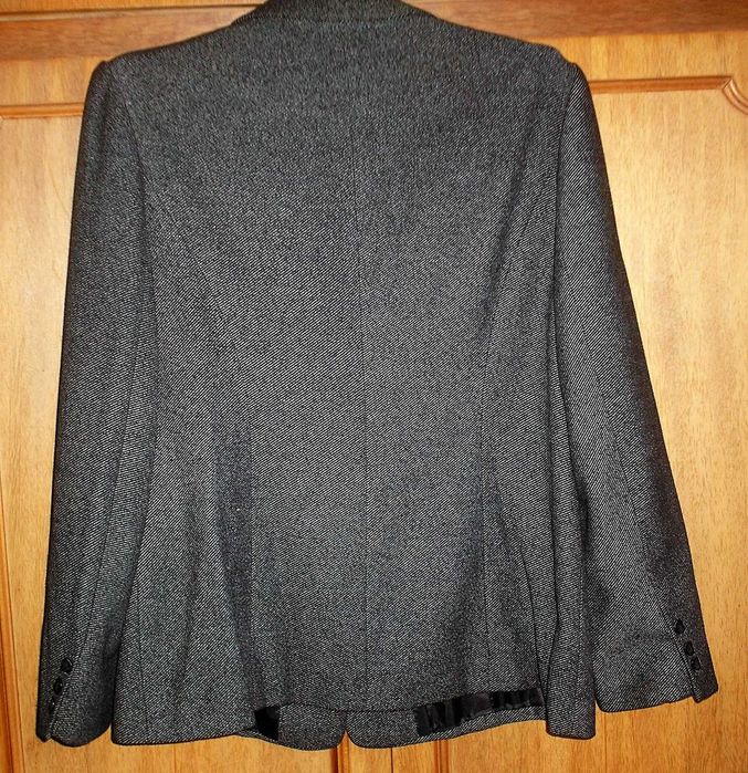 продается пиджак