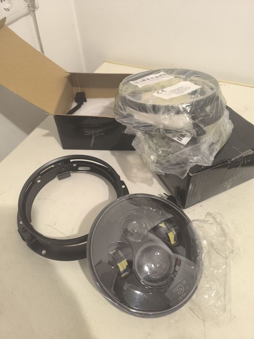 Faróis LED para Suzuki SJ410, 413 e Santana com suporte