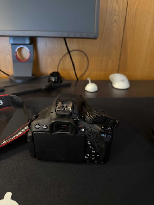 Canon EOS700D - Semi Nova