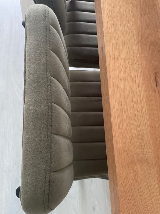 Mesa de bar de madeira com 4 cadeiras