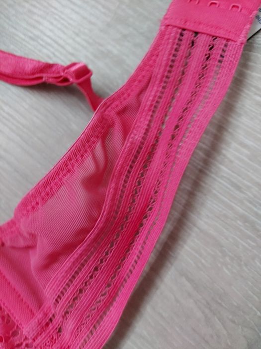 Piękny sexy seksowny stanik biustonosz koronka koronki 80B