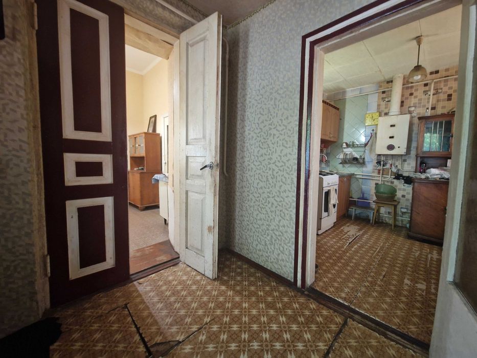 Продаж будинку м. Кагарлик (центр), 8 соток землі