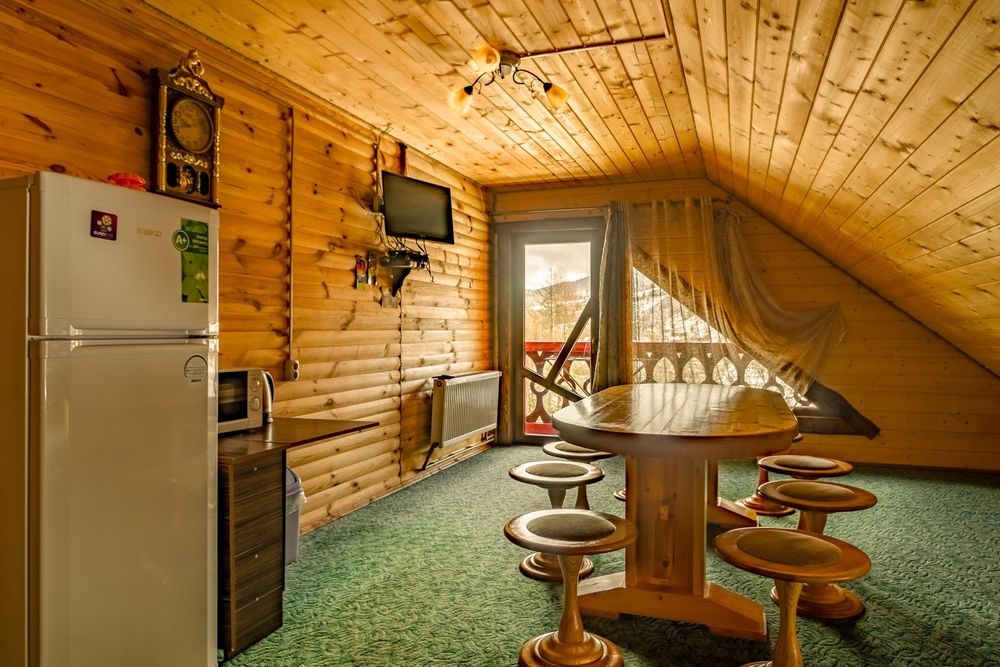 Котедж на  8- 10 місць  Скита