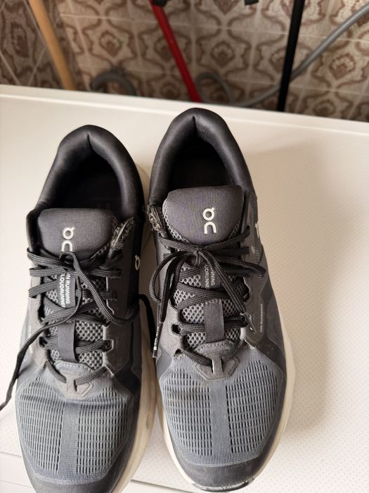Tenis On running