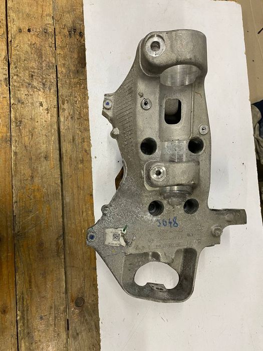 Porsche 911 gtr левая передний поворотный кулак ступица 99134165780