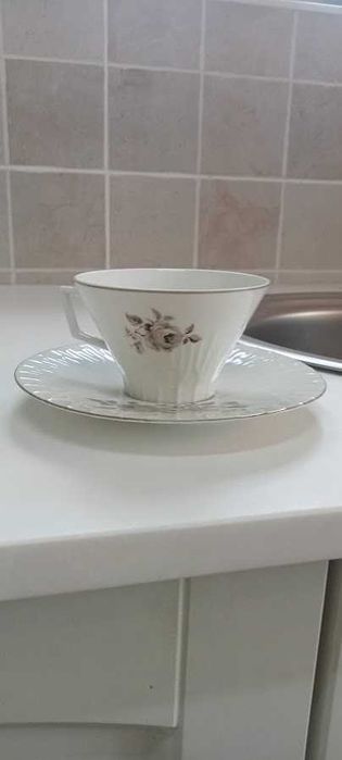 Vintage serviço chá e café Vista Alegre 1945 a estrear