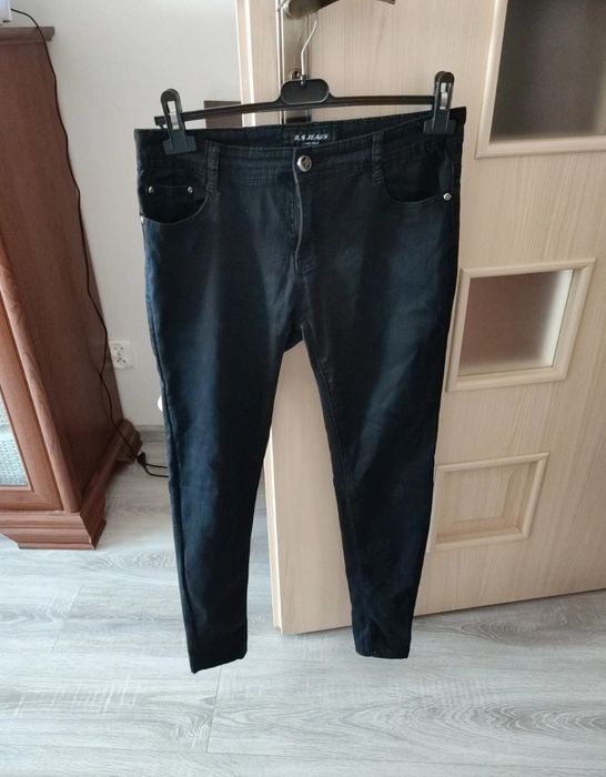 Czarne spodnie rozmiar 42