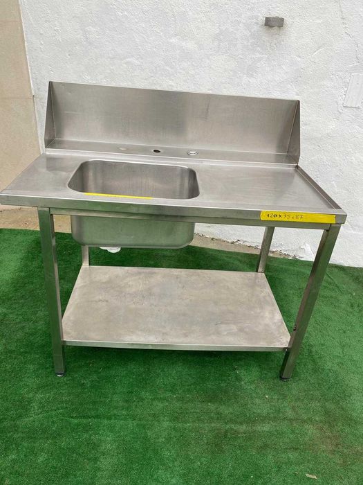 Bancada em inox com cuba lava loiça