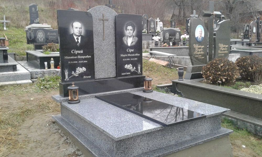 Подвійні пам'ятники з граніту