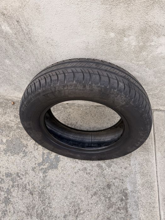 Pneu Michelin 165/70 14R seminovo