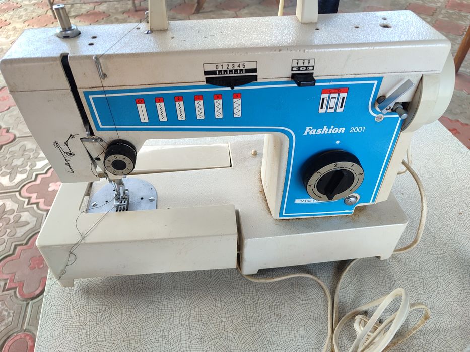 Швейна машинка електрична Victoria fashion