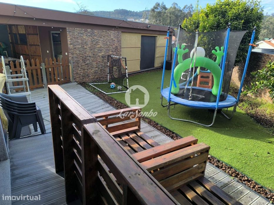 Moradia Gaveto T3 com Garagem para 2 carros e Jardim em Alvarelhos,...