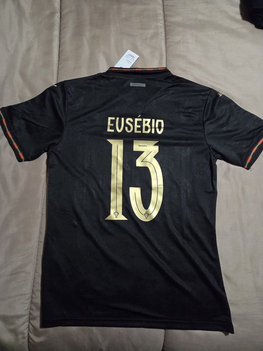 Camisola FPF edição especial Eusébio