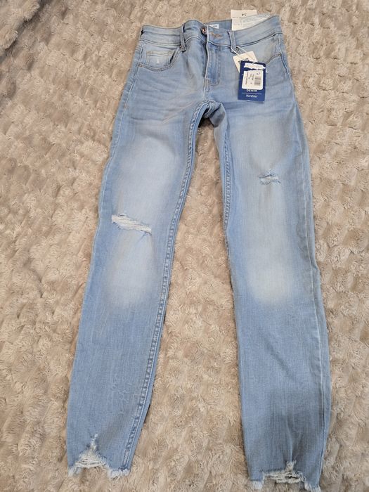 Джинси Bershka Alexia. PUSH UP