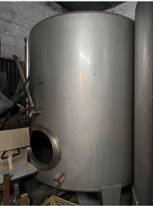 5 Cubas de Inox usadas para vinho