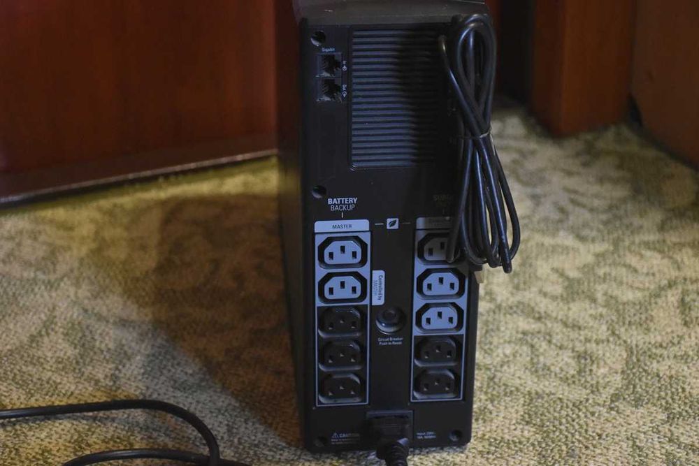 Безперебійник / ДБЖ APC Back-UPS Pro 1200VA (BR1200GI) + всі кабелі
