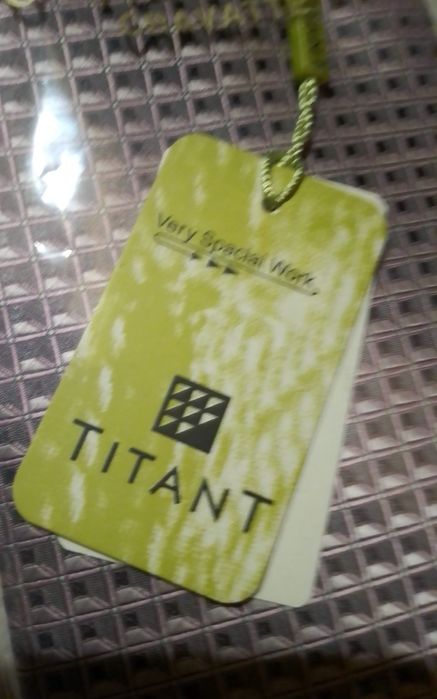 Галстуки от модных брендов.