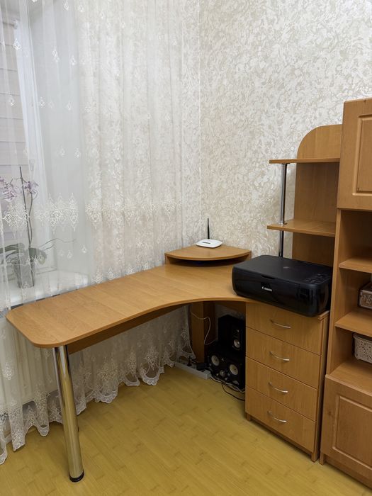Компютерний стіл