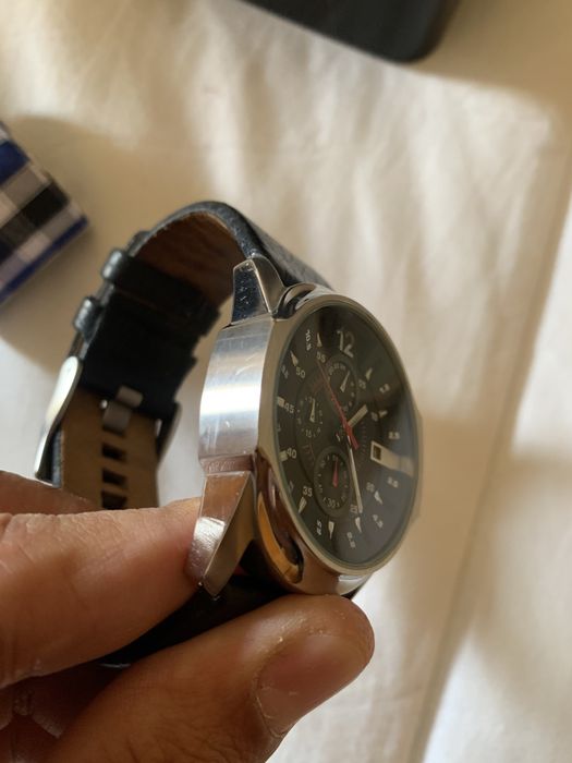 *** Relógio Diesel muito bem estimado ***