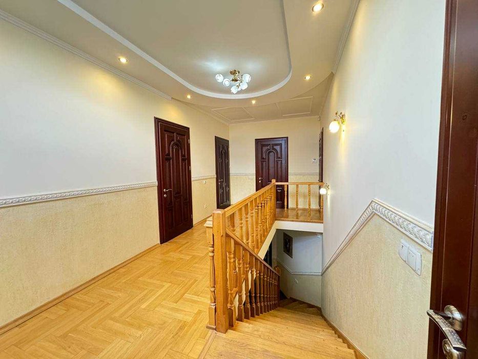 Продається Просторий Будинок з ремонтом, меблями