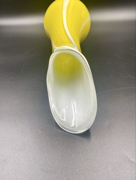 Unikatowy stary wazon z kaczym dziobem