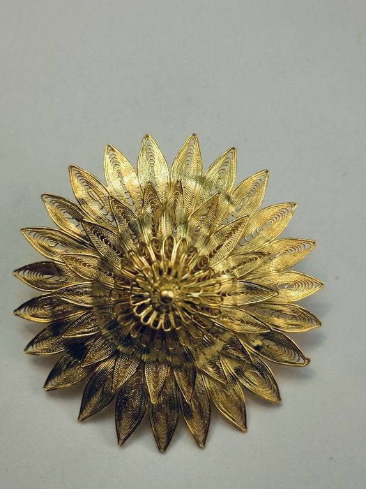 Alfinete peito, senhora filigrana
