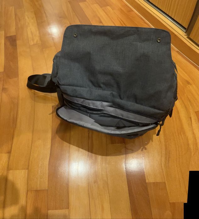 Mala para acessorios e maquina fotografica