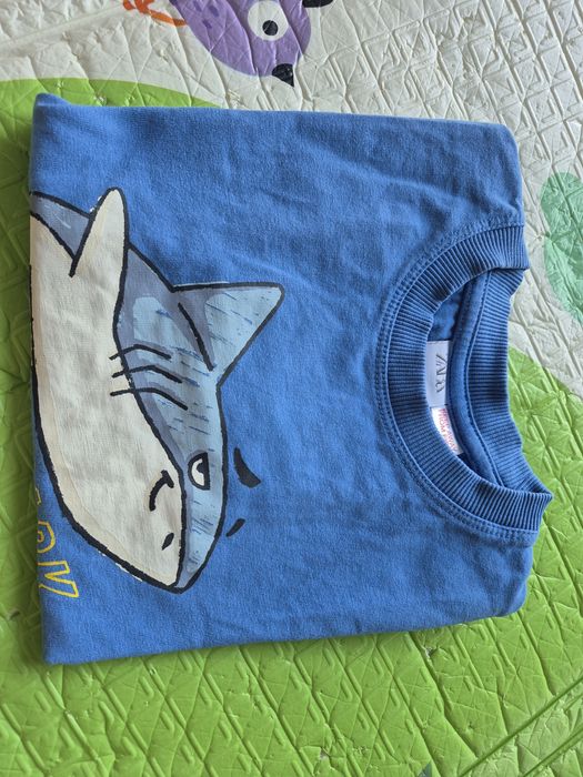 T-shirt Zara tubarão 4A