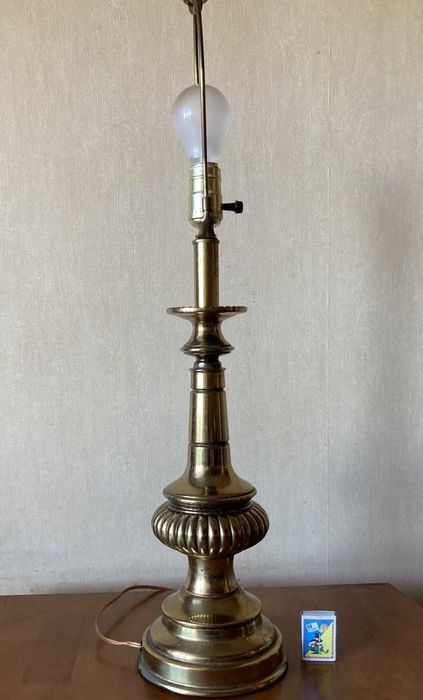Лампа интерьерная настольная или на пол. h-70 cm. вес 3,66 кг