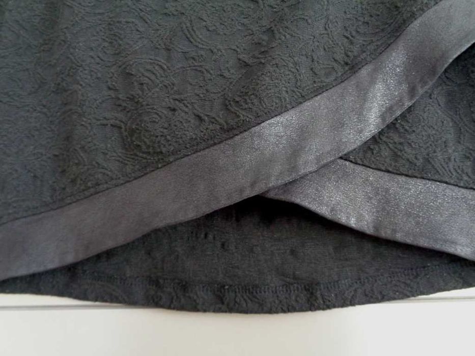 Czarna mini spódnica Stradivarius M
