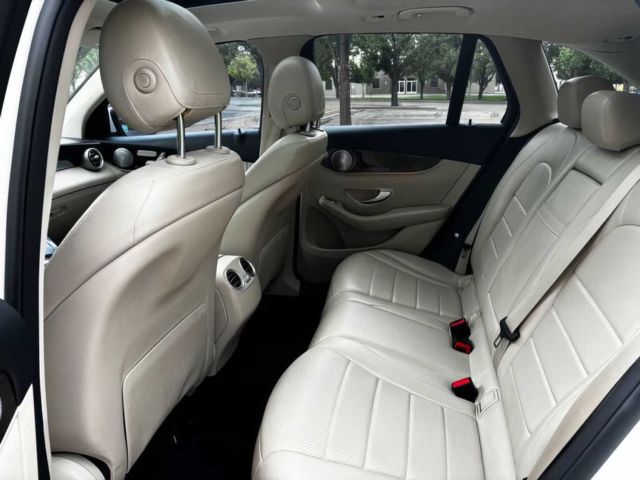 Mercedes-Benz GLC 300 4MATIC      2017