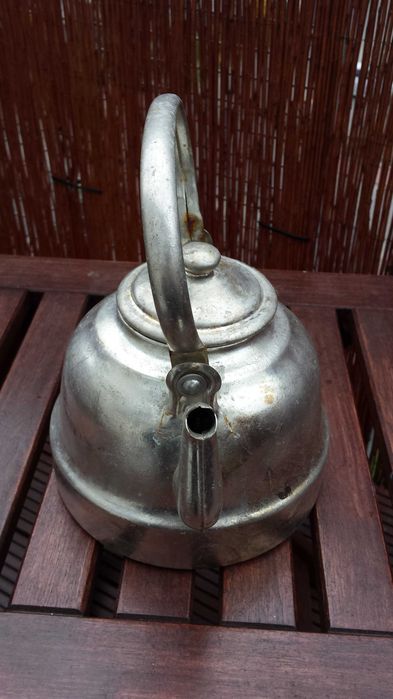 Stary czajnik aluminiowy retro vintage